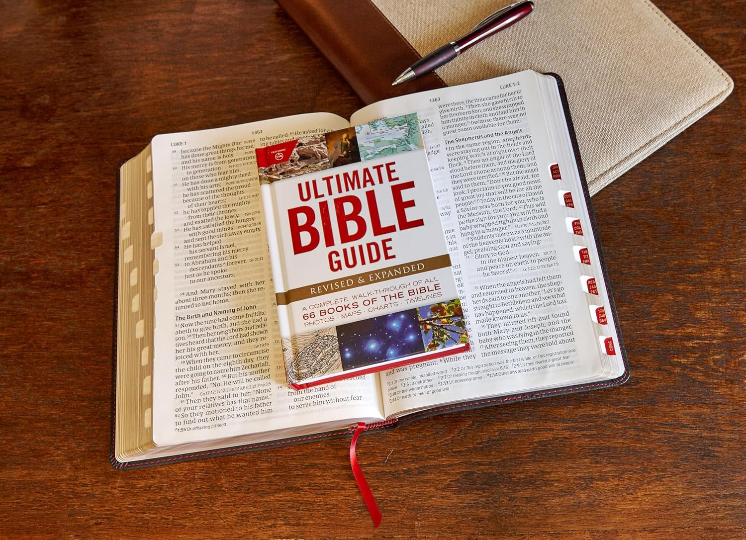 Ultimate Bible Guide: a Complete Walk-Through of All 66 Books of the Bible / Photos Maps Charts Timelines (Ultimate Guide)